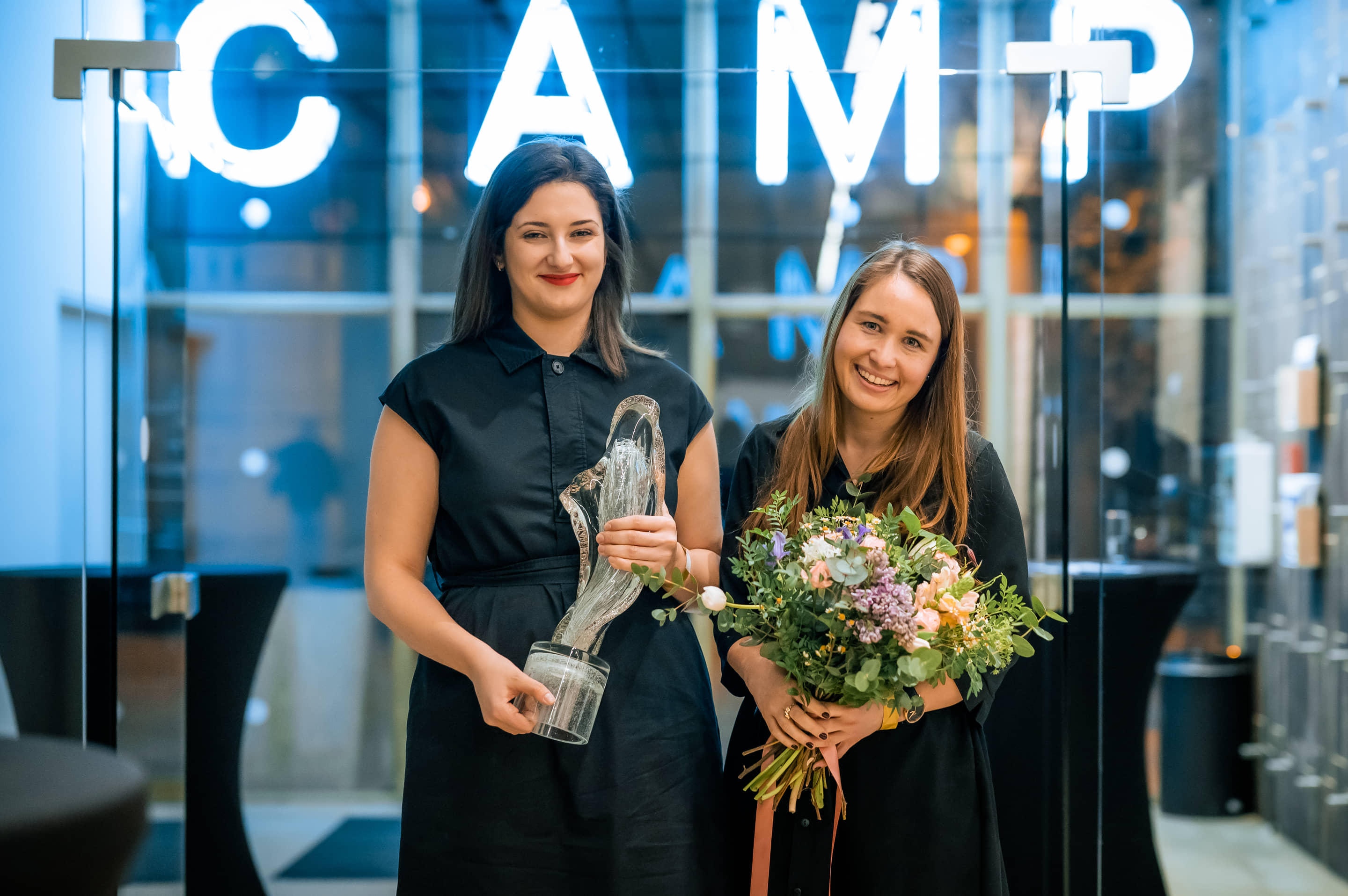 Glass spiral in Osaka. Apropos Architects studio wins the architectural